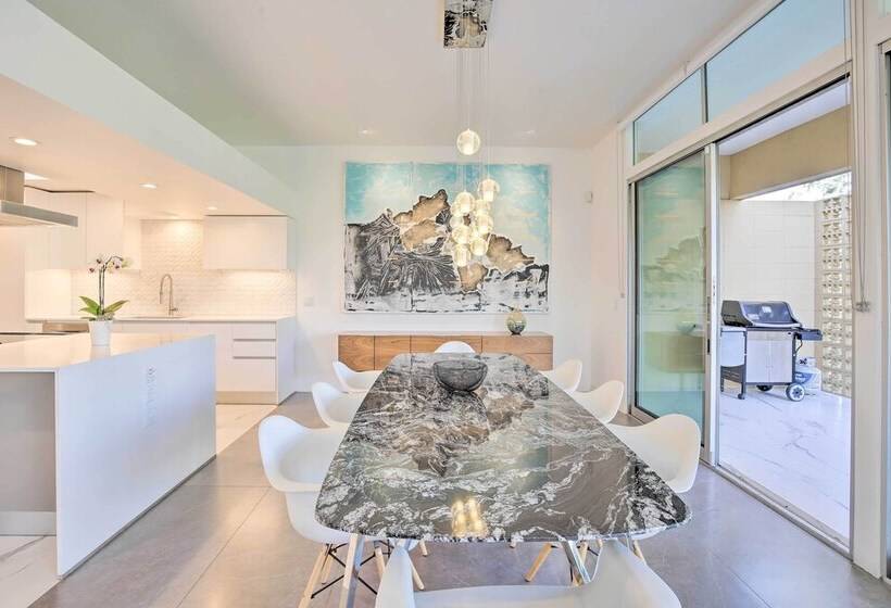 Luxe Palm Desert Home: Patio, Grill & Mtn Views!