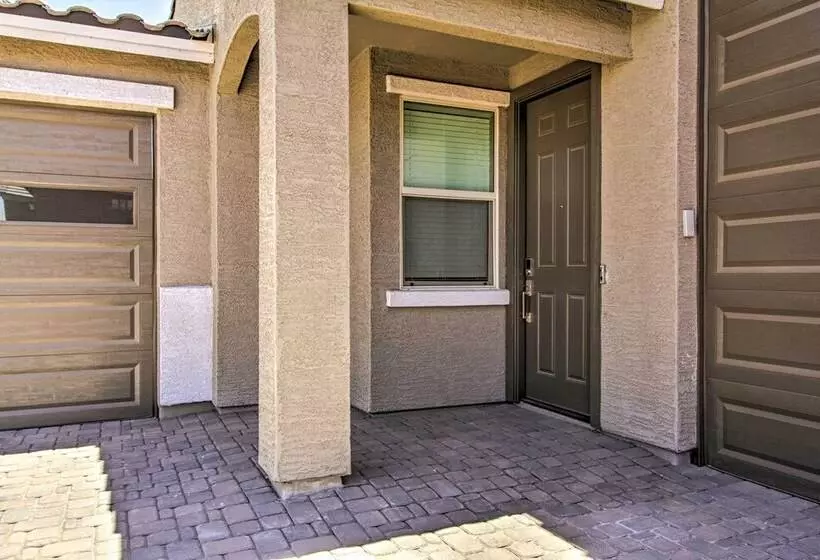 Surprise Vacation Home W/ Pool Access Near Golfing