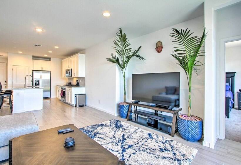 Surprise Vacation Home W/ Pool Access Near Golfing