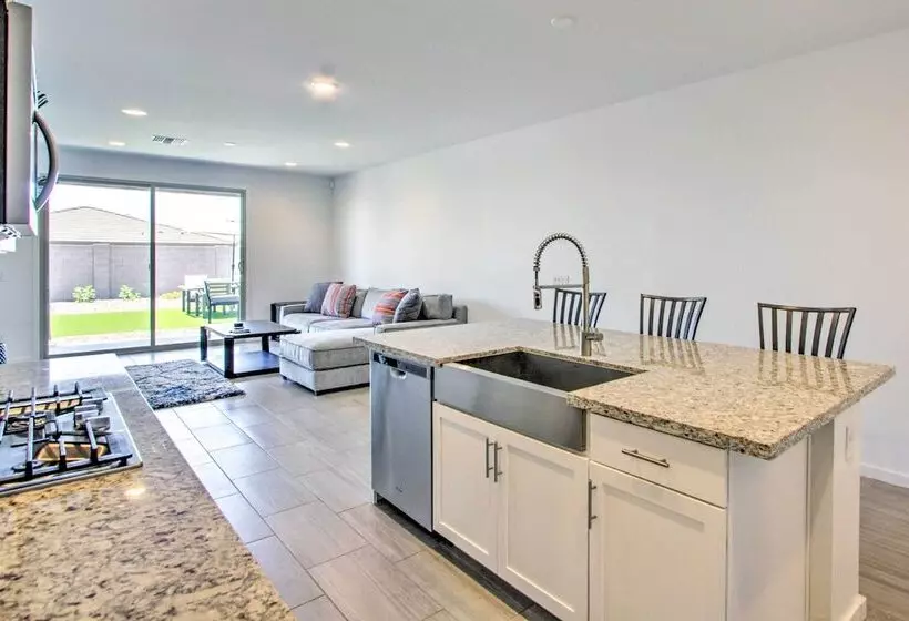 Surprise Vacation Home W/ Pool Access Near Golfing