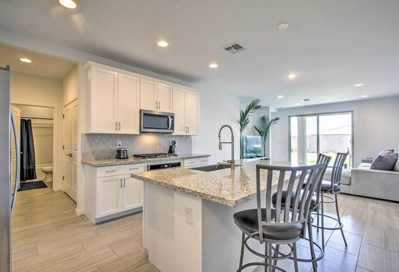 Surprise Vacation Home W/ Pool Access Near Golfing