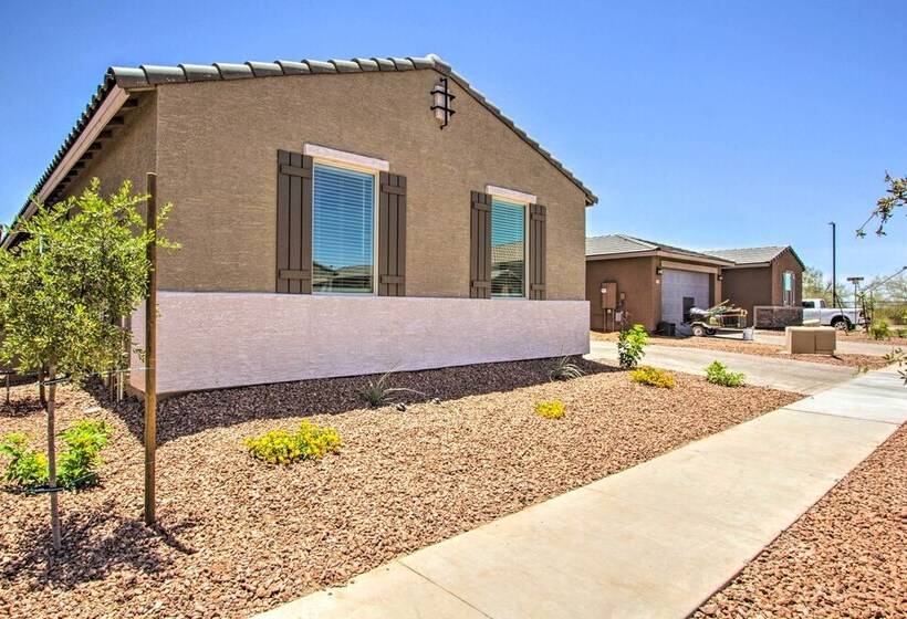 Surprise Vacation Home W/ Pool Access Near Golfing