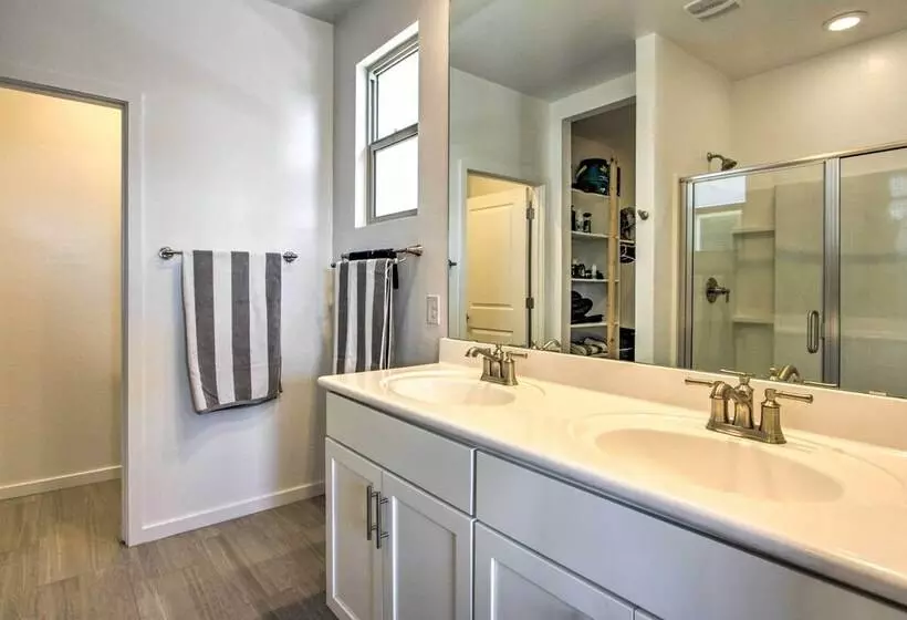 Surprise Vacation Home W/ Pool Access Near Golfing