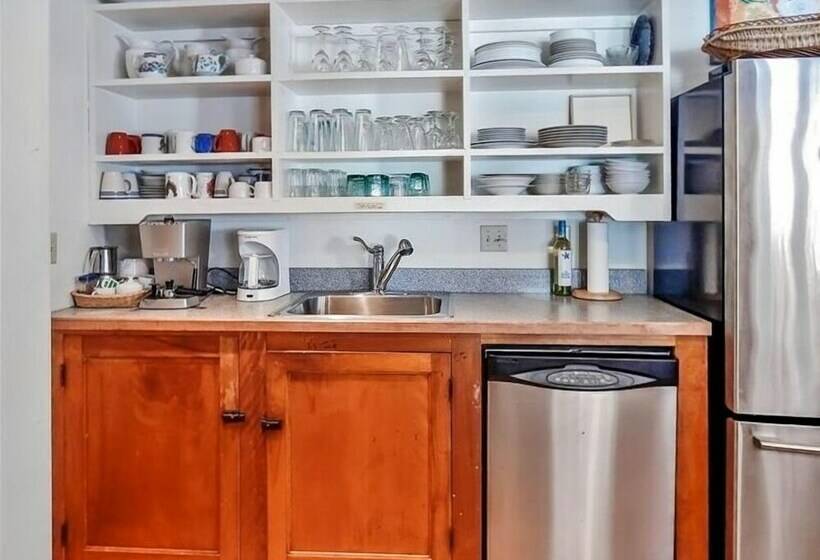 Pastoral Pittsford Home W/ Amazing Mountain Views!