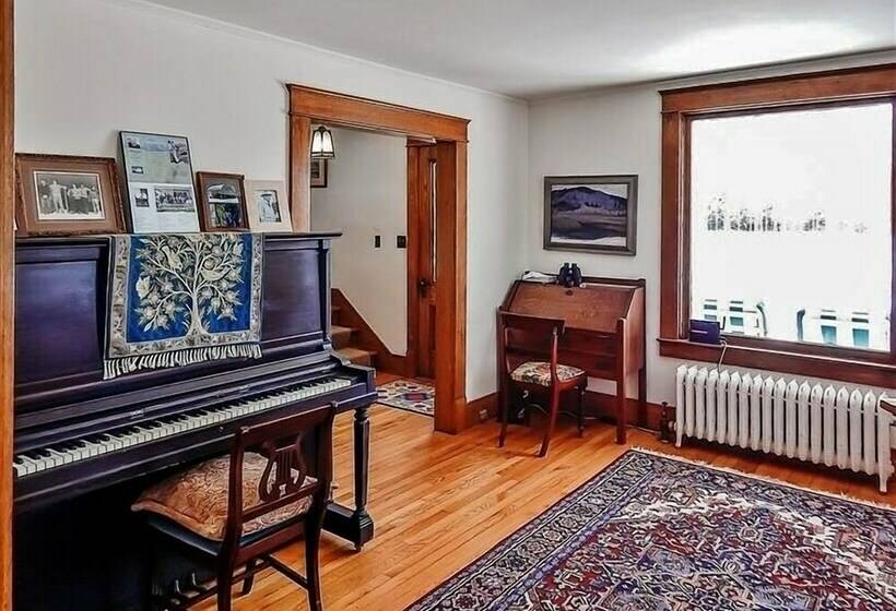 Pastoral Pittsford Home W/ Amazing Mountain Views!