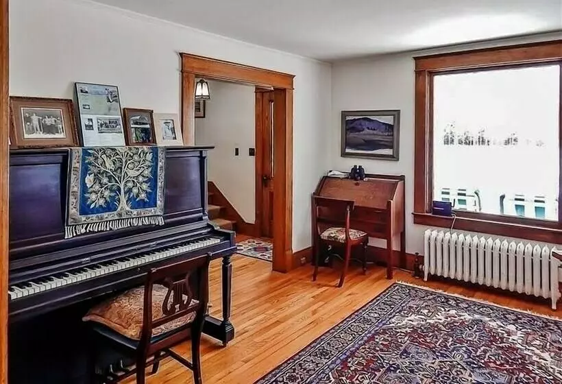 Pastoral Pittsford Home W/ Amazing Mountain Views!