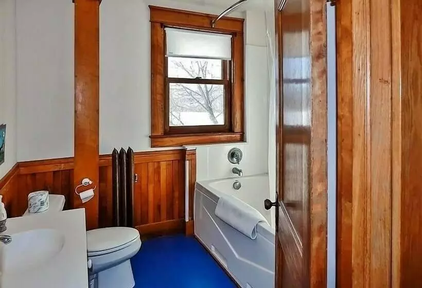 Pastoral Pittsford Home W/ Amazing Mountain Views!