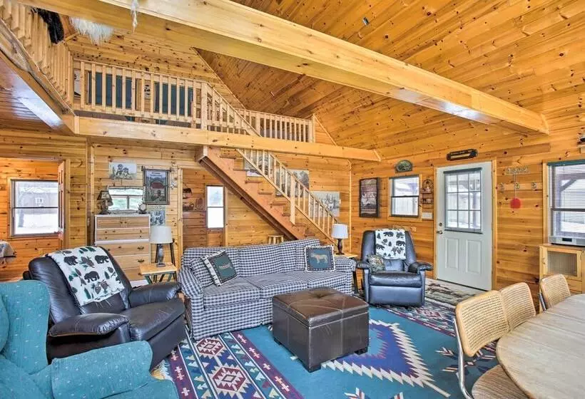 Peaceful Long Lake Cottage W/ Deck, Dock & Kayaks!