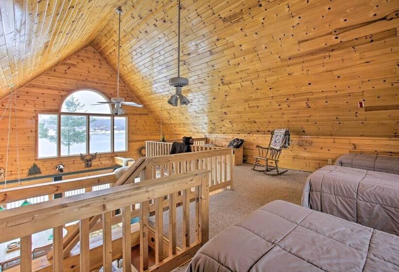 Peaceful Long Lake Cottage W/ Deck, Dock & Kayaks!