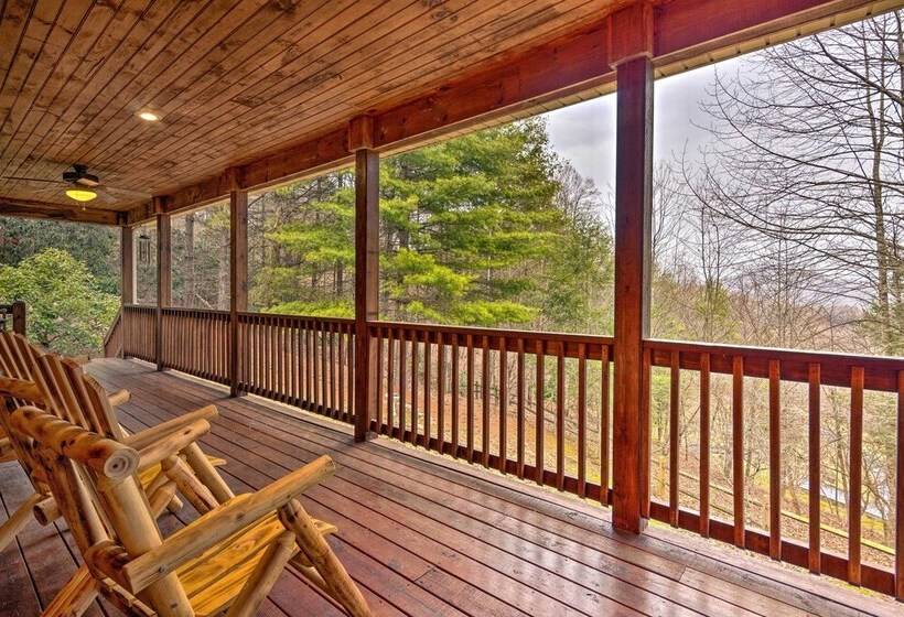 Peaceful Smoky Mountain Cabin W/ Deck & Fire Pit!