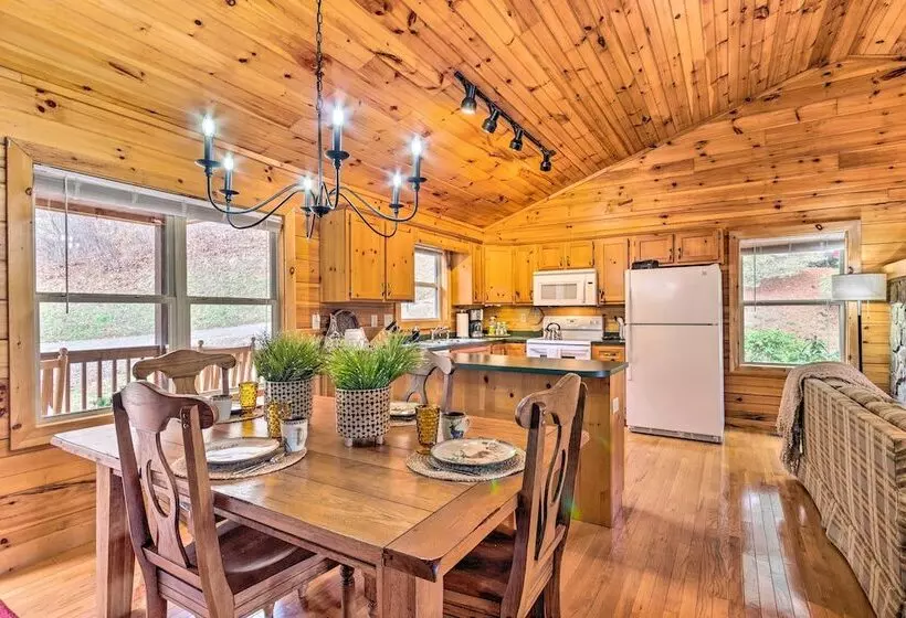 Peaceful Smoky Mountain Cabin W/ Deck & Fire Pit!