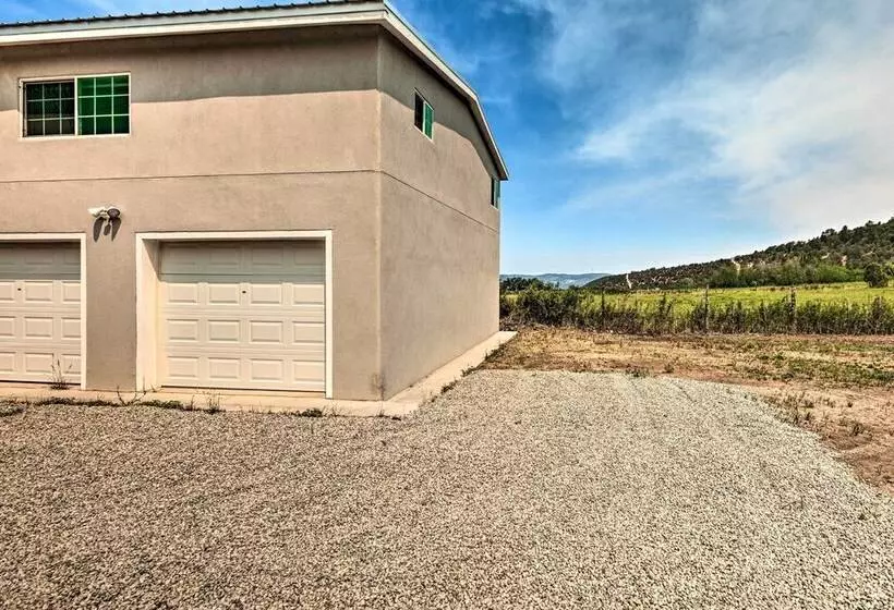 Peaceful Vadito Family Home Near Taos Valley!