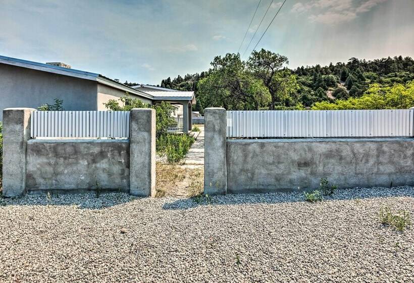 Peaceful Vadito Family Home Near Taos Valley!