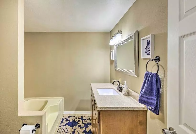 Peaceful Vadito Family Home Near Taos Valley!