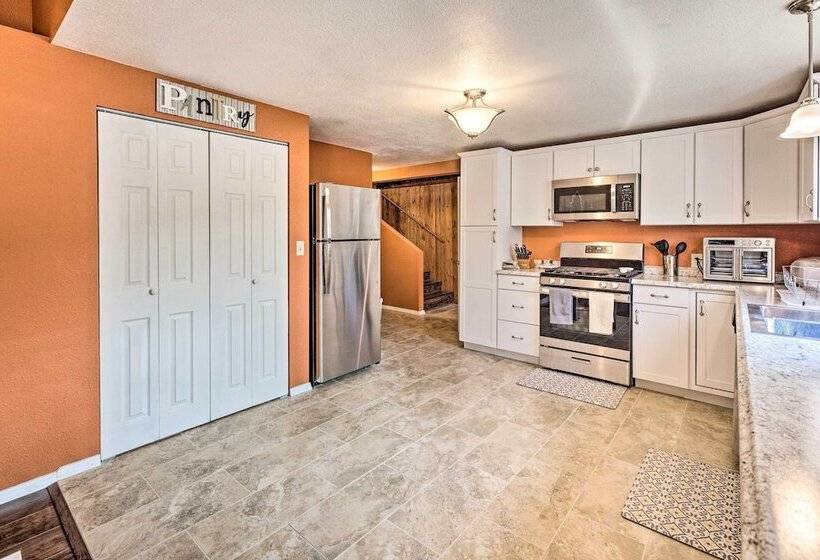 Peaceful Vadito Family Home Near Taos Valley!