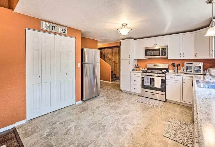 Peaceful Vadito Family Home Near Taos Valley!