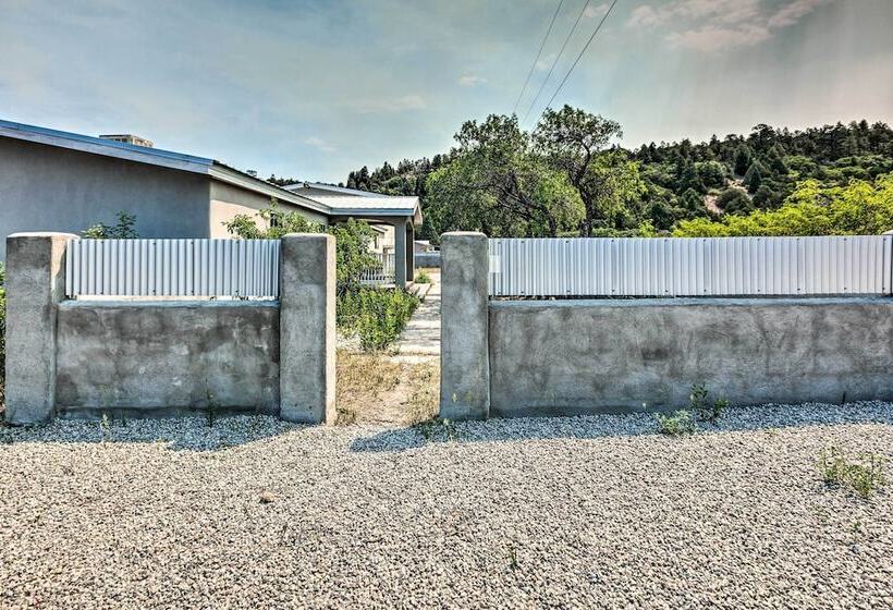 Peaceful Vadito Family Home Near Taos Valley!