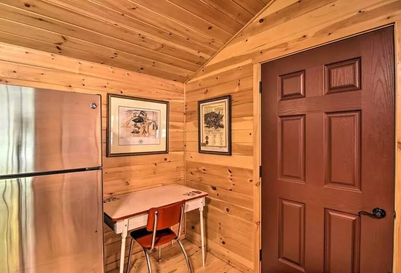 Pet Friendly Cabin W/ Fire Pit & River Access!