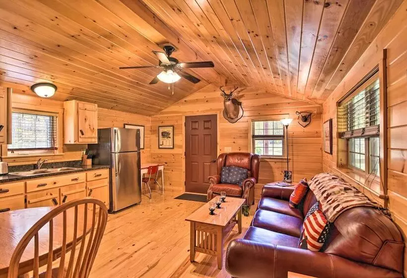 Pet Friendly Cabin W/ Fire Pit & River Access!