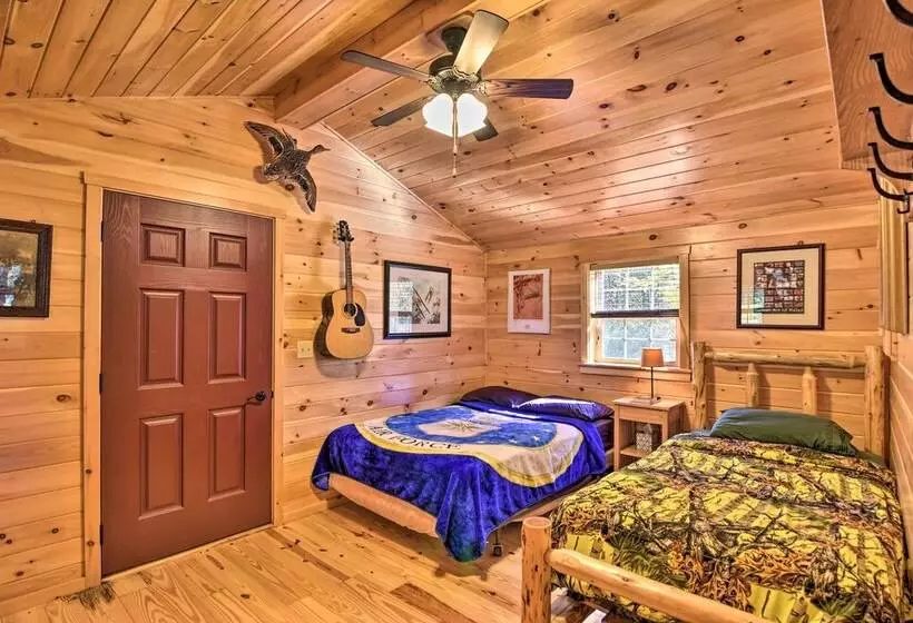 Pet Friendly Cabin W/ Fire Pit & River Access!