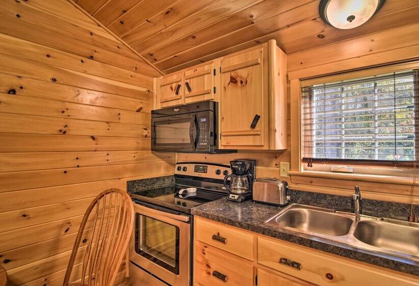 Pet Friendly Cabin W/ Fire Pit & River Access!