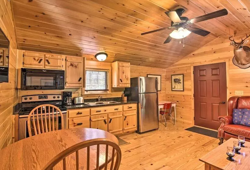 Pet Friendly Cabin W/ Fire Pit & River Access!