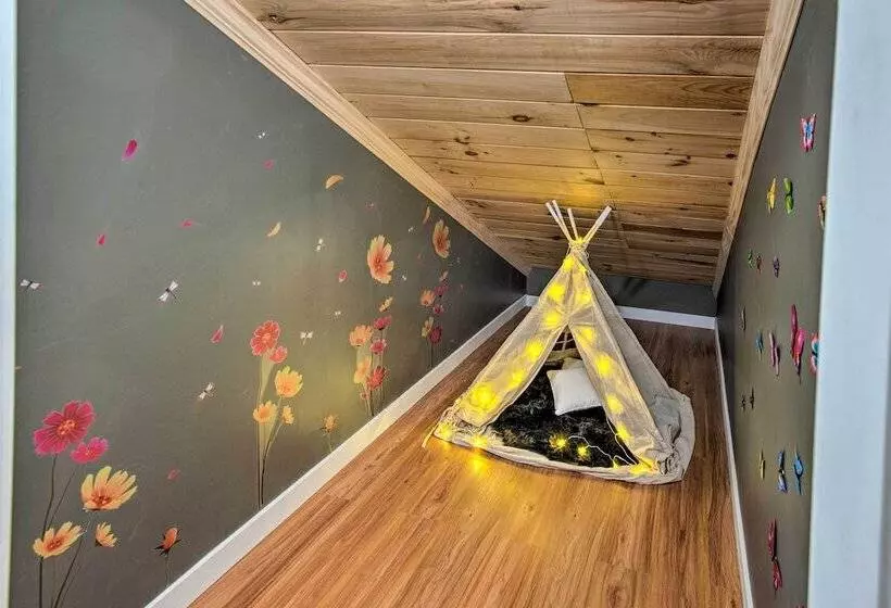 Pet Friendly Gilford Home By Gunstock Ski Mountain