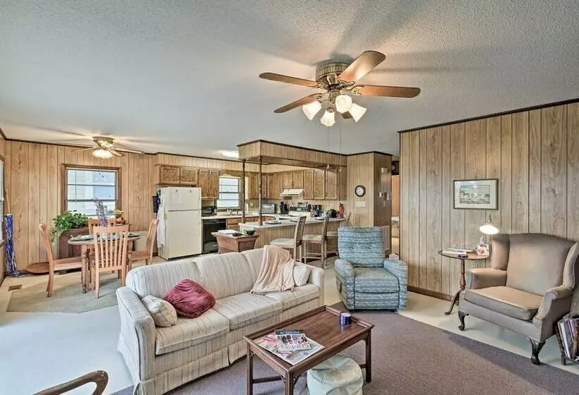 Pet Friendly Second Row House Steps To Beach!