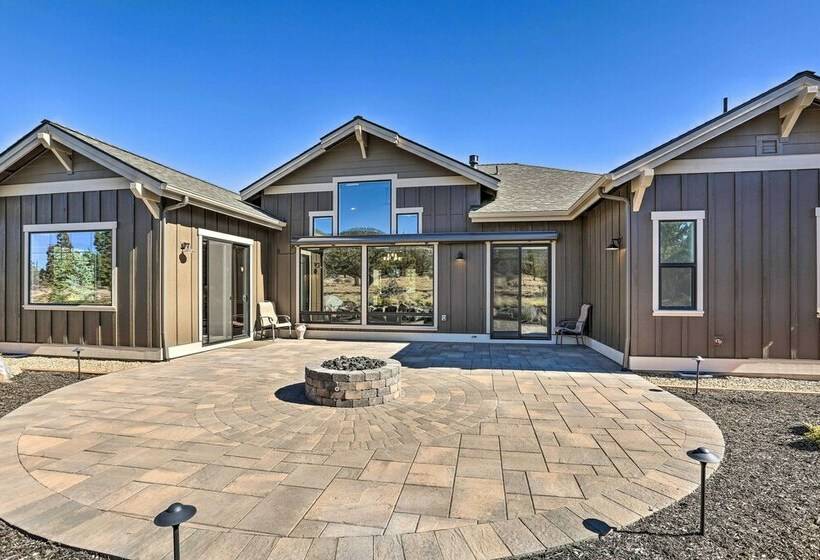 Redmond Resort Home: Patio & Community Pool!