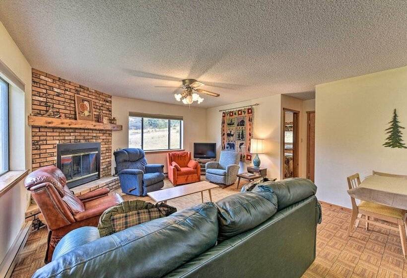 Remote Cabin: 3 Miles To Mt Princeton Hot Springs!