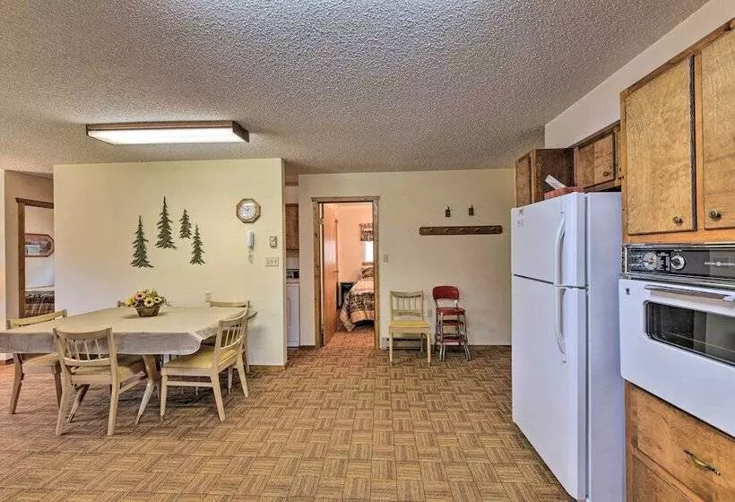 Remote Cabin: 3 Miles To Mt Princeton Hot Springs!