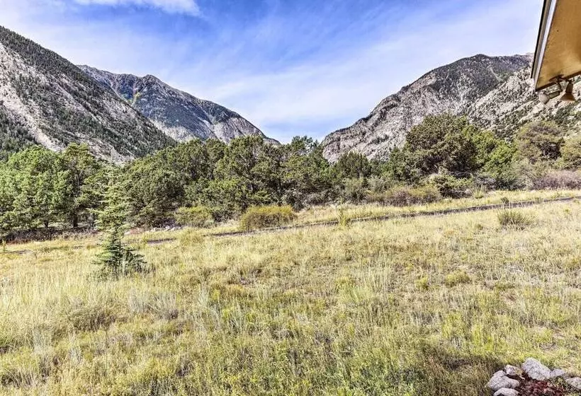 Remote Cabin: 3 Miles To Mt Princeton Hot Springs!