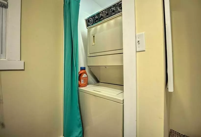 Renovated, Spacious Retreat In Union Pier!