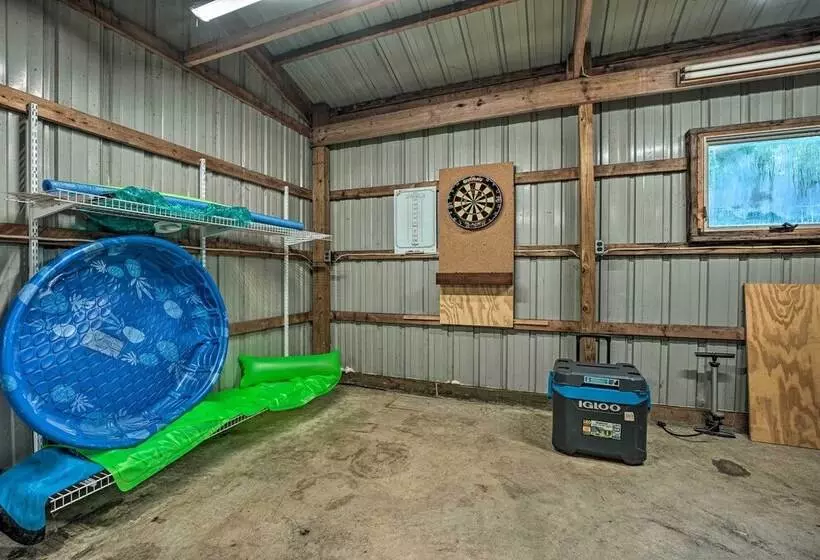 Renovated, Spacious Retreat In Union Pier!