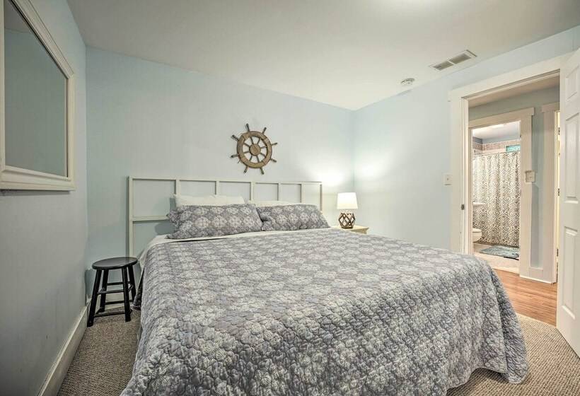 Renovated, Spacious Retreat In Union Pier!