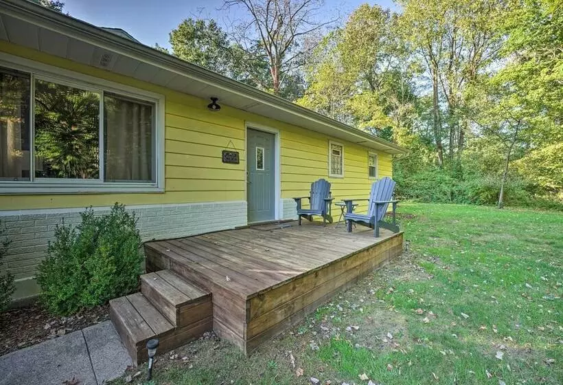 Renovated, Spacious Retreat In Union Pier!