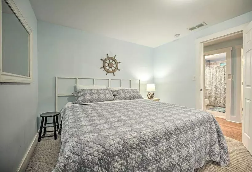 Renovated, Spacious Retreat In Union Pier!