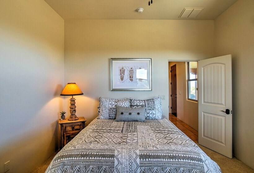 Rio Verde Home W/ Mtn Views Near Golf & Hikes!