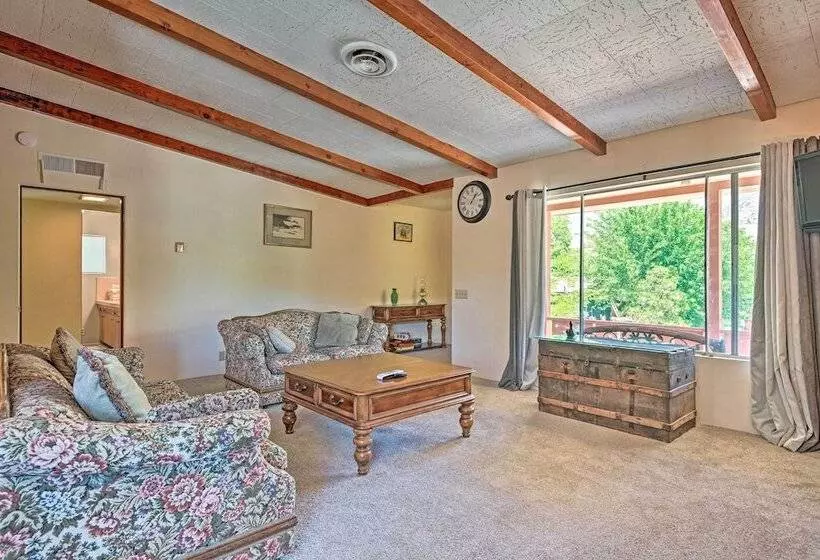 Scenic Kernville Home   Walk To Downtown & River!