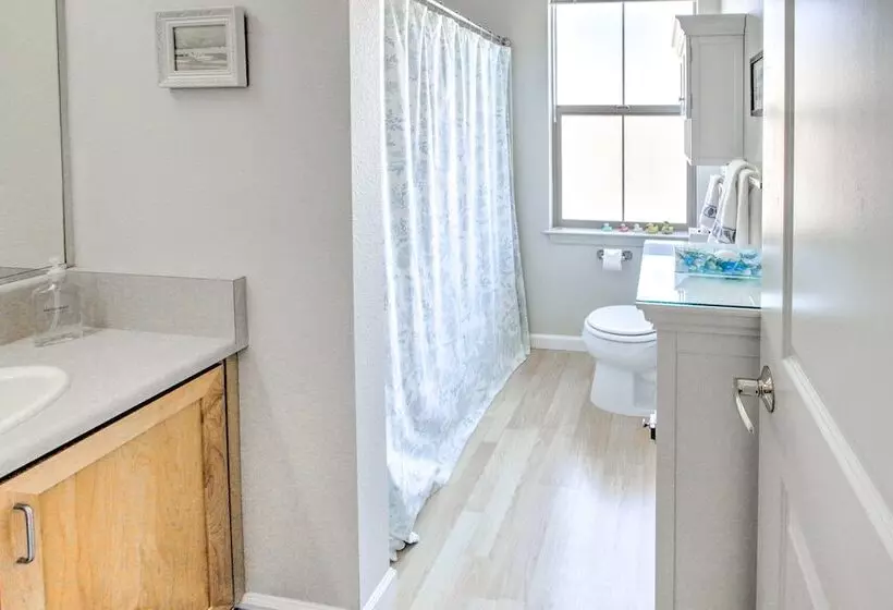 Serene Bungalow Style Home In Point Reyes Station!