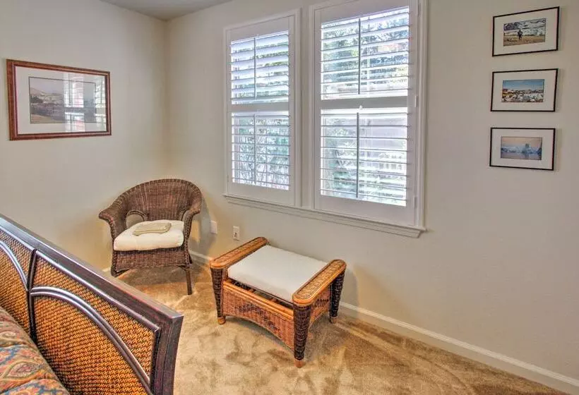 Serene Bungalow Style Home In Point Reyes Station!