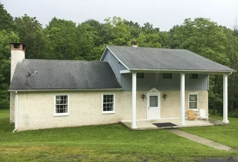Serene Saxton Lodge: 7 Mi To Lake Raystown!