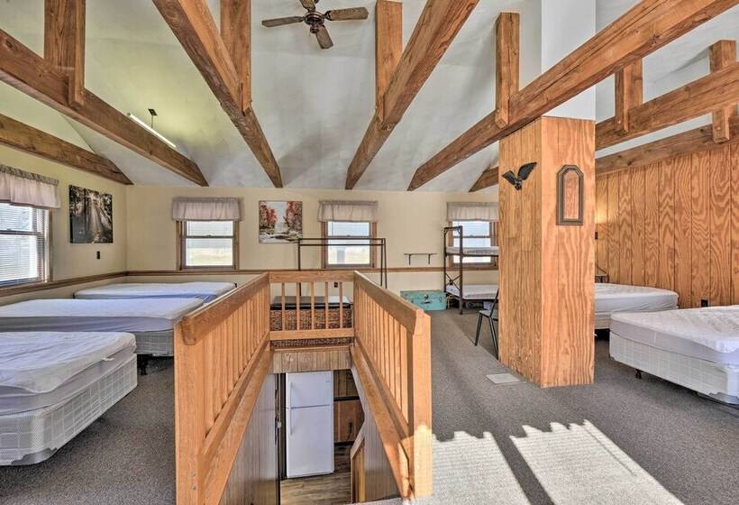 Serene Saxton Lodge: 7 Mi To Lake Raystown!