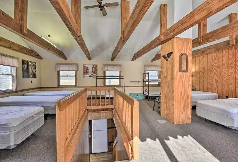 Serene Saxton Lodge: 7 Mi To Lake Raystown!