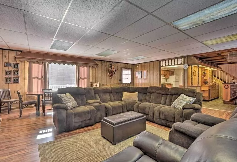 Serene Saxton Lodge: 7 Mi To Lake Raystown!