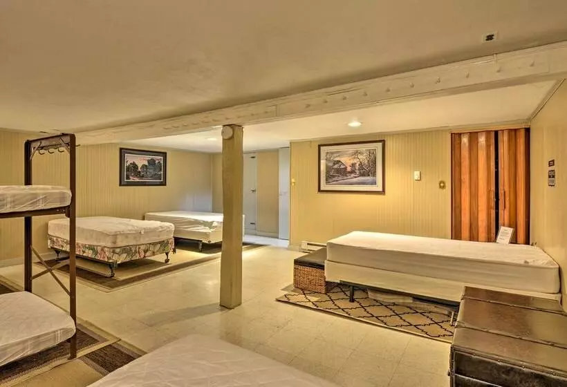 Serene Saxton Lodge: 7 Mi To Lake Raystown!