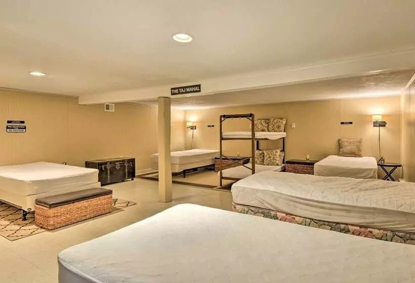 Serene Saxton Lodge: 7 Mi To Lake Raystown!