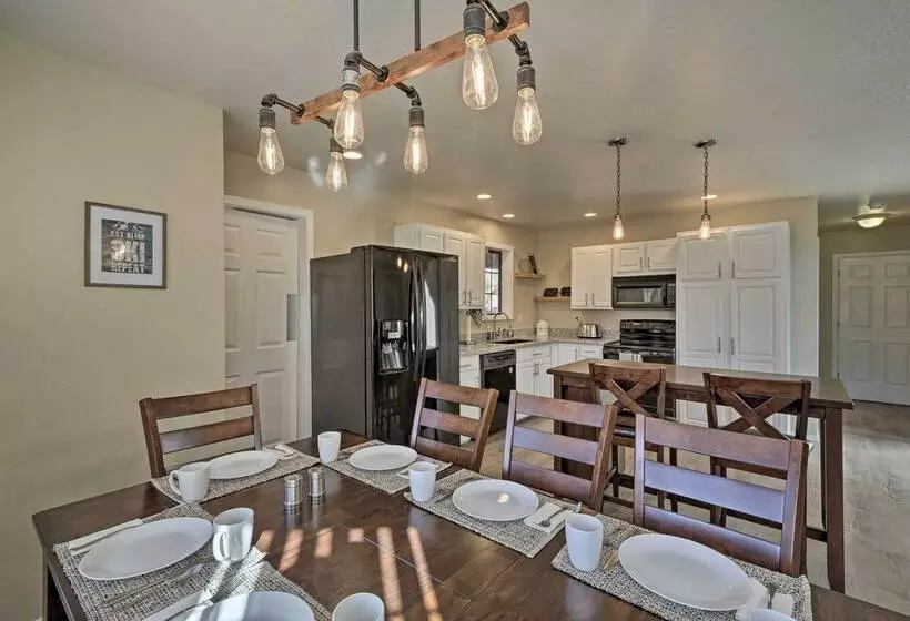 Family Home In Flagstaff W/ Surrounding Mtn Views!