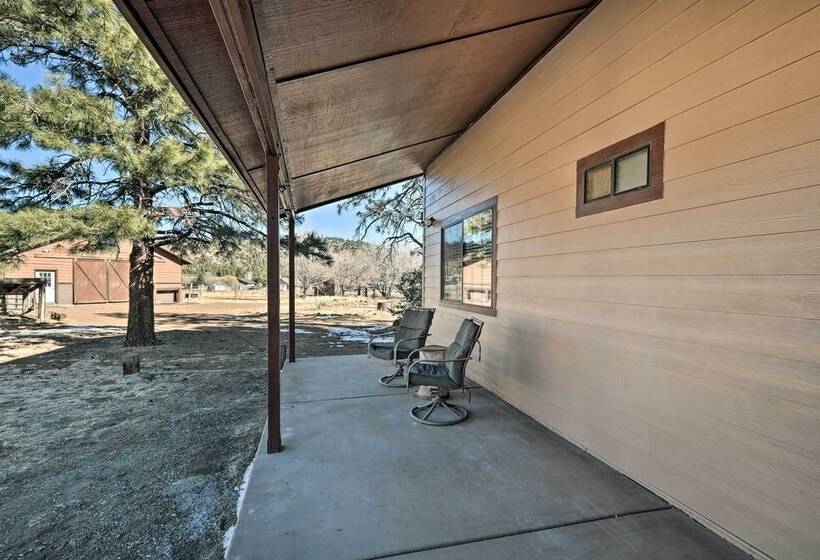 Family Home In Flagstaff W/ Surrounding Mtn Views!