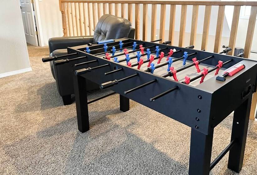 Family Home In Flagstaff W/ Surrounding Mtn Views!